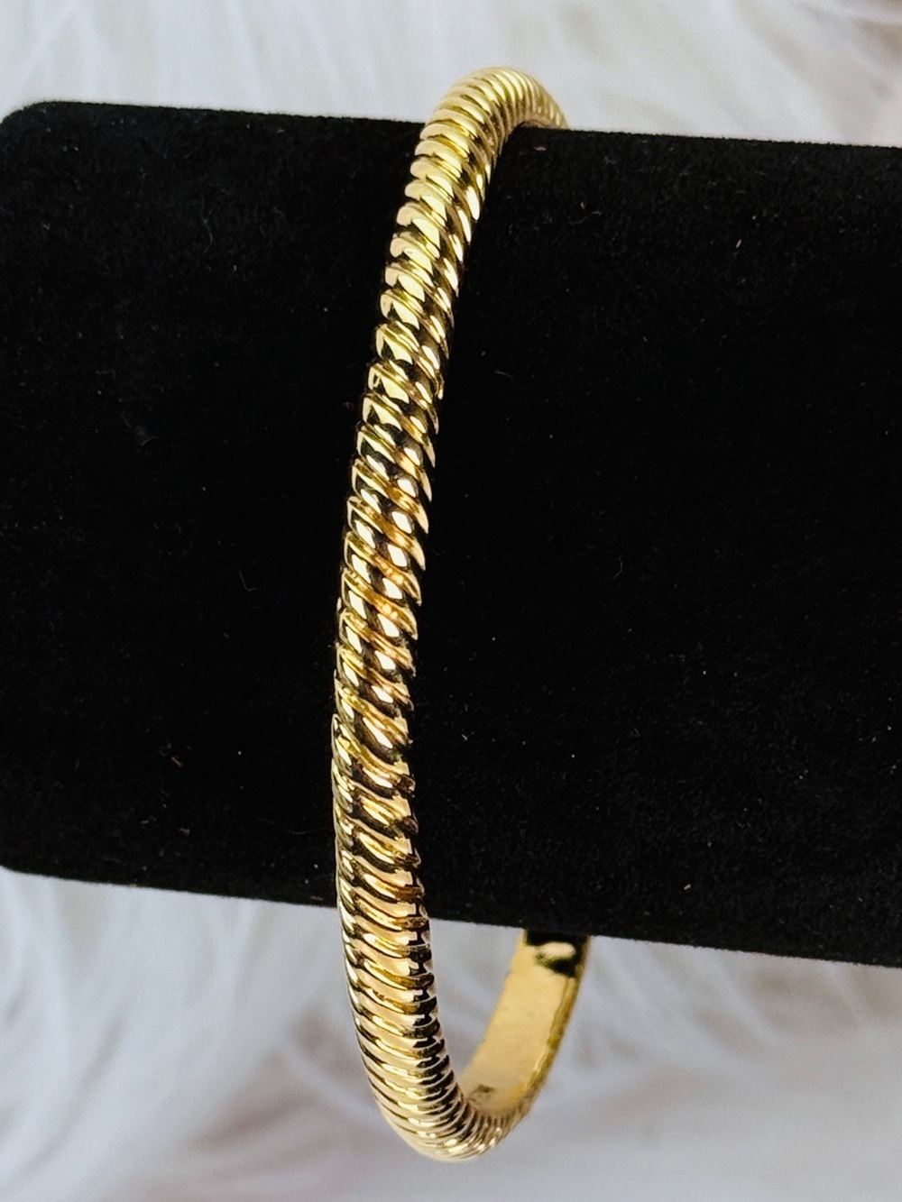 Vintage J.Crew Gold Tone Ribbed Hinged Bangle Bracelet Textured Classic Estate